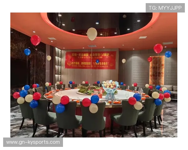 球员进球后从短裤里掏出遥控飞机,飞机挂着“生日快乐”横幅绕场 球员进球后从短裤里掏出遥控飞机,飞机挂着“生日快乐”横幅绕场